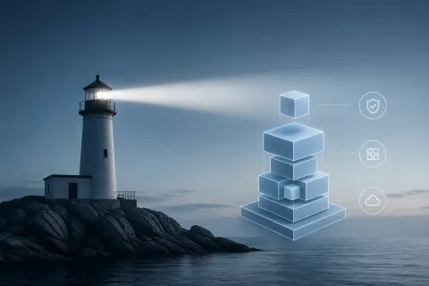 Ein Lighthouse-Score-Display zeigt vier grüne Spitzenwerte, im Hintergrund eine Architektur-Skizze mit klaren Bauteilen.